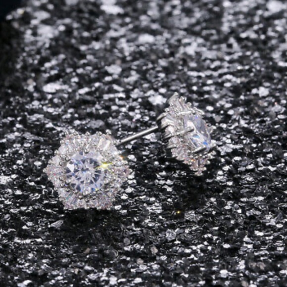 925 Silver Stud Earrings for Women A Pair/set - Picture 2 of 8